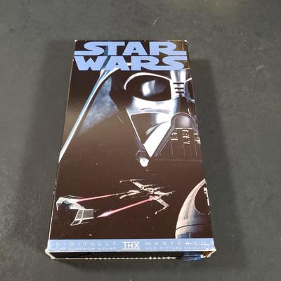 LOT 405B: Star Wars Collection with Vintage C-3PO Mask