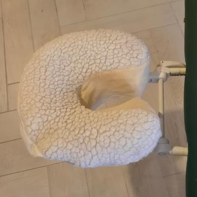 LOT 456B: Portable Massage Table