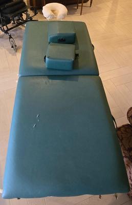 LOT 456B: Portable Massage Table