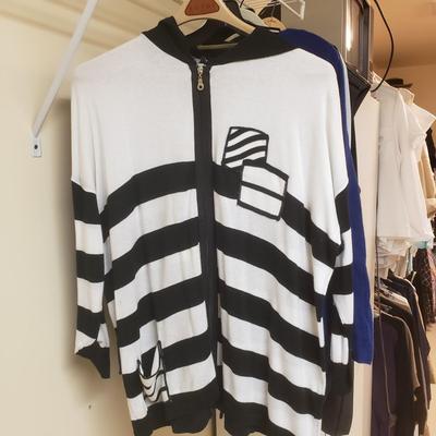 LOT 481MBC: Ladies Sweaters-Ann Taylor, Leo & Ugo, Barbara Wells Studio & More