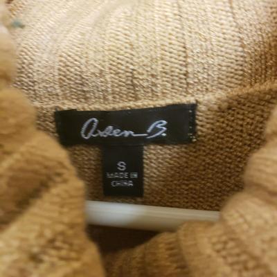 LOT 482MBC: Vintage Y2K Young Ladies Clothing