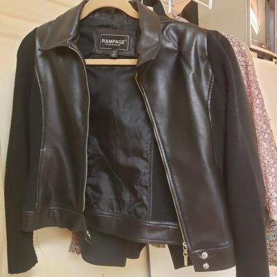 LOT 482MBC: Vintage Y2K Young Ladies Clothing