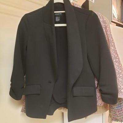 LOT 482MBC: Vintage Y2K Young Ladies Clothing