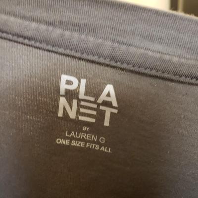 LOT 484MBC: Collection of Tops from PLANET by Lauren G