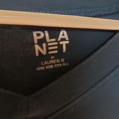 LOT 484MBC: Collection of Tops from PLANET by Lauren G