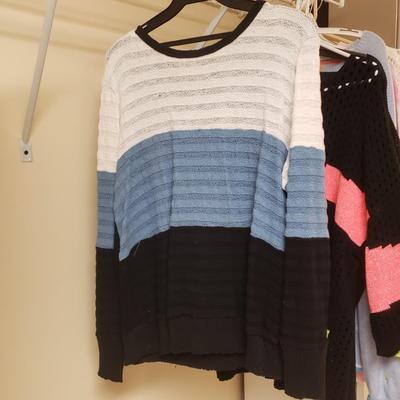LOT 485MBC: Colorful Knit Tops-Philosophy Cashmere, Nic+Zoe, Cotton by Autumn Cashmere & More