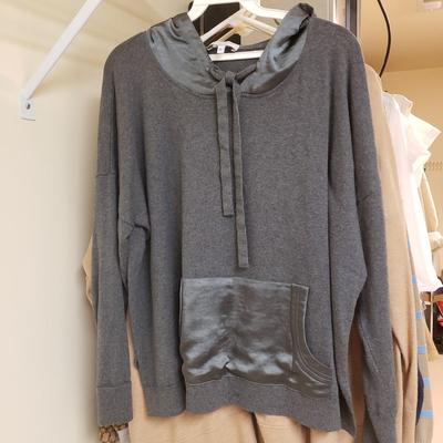 LOT 486MBC: Sweaters by j. society, Lilla P, Drew & More