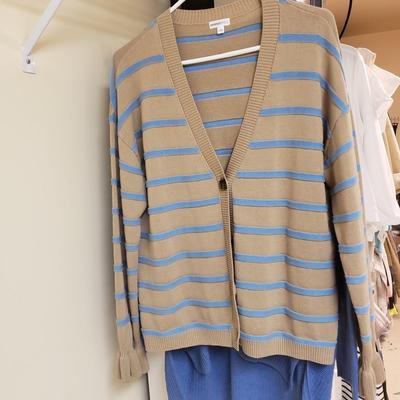 LOT 486MBC: Sweaters by j. society, Lilla P, Drew & More