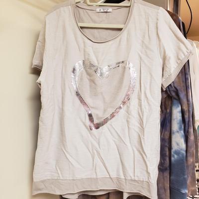 LOT 487MBC: Assorted Tops from Femme Fatale, Counter Culture, Wispr & More