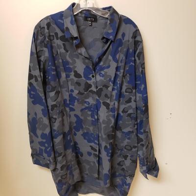 LOT 492MBC: Oversized Shirts & Sweaters-Vitamin, Comfy USA, Jones New York & More