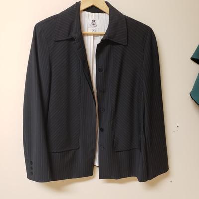 LOT 498MBC: Designer Outerwear-Renfrew, Christopher Calvin, Debra Murray Wearable Art USA