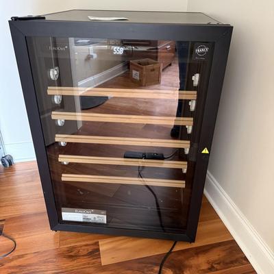 EuroCave Wine Cabinet (O-BM)