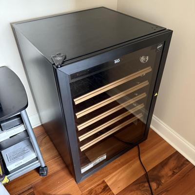 EuroCave Wine Cabinet (O-BM)