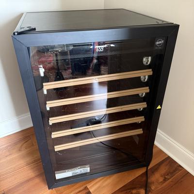 EuroCave Wine Cabinet (O-BM)