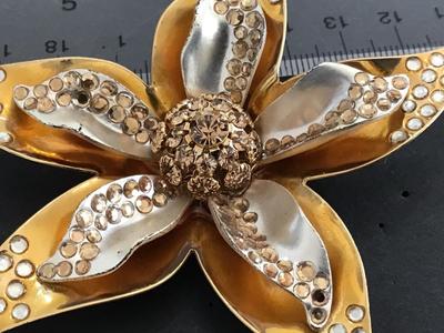Vintage Avon NR. Nina Ricci Brooch