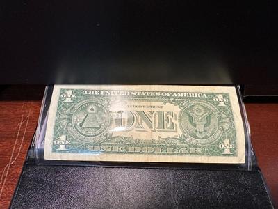 1957 $1 BLUE SEAL AND 2007 DOLLAR COIN