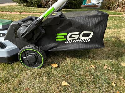 EGO POWER+ 21” SELF PROPELLED LAWNMOWER WITH BATTERY AND CHARGER