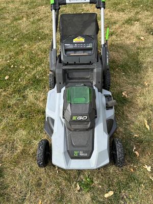 EGO POWER+ 21” SELF PROPELLED LAWNMOWER WITH BATTERY AND CHARGER