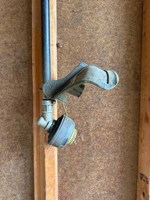 RYOBI CORDLESS WEED WACKER WITH 40v LITHIUM BATTERY AND CHARGER