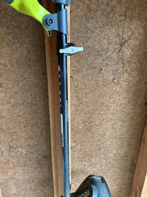 RYOBI CORDLESS WEED WACKER WITH 40v LITHIUM BATTERY AND CHARGER