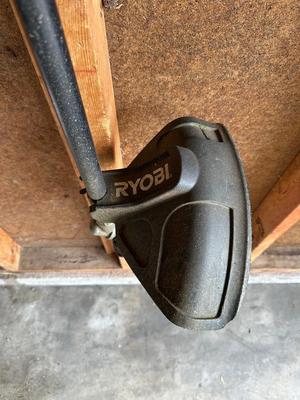 RYOBI CORDLESS WEED WACKER WITH 40v LITHIUM BATTERY AND CHARGER