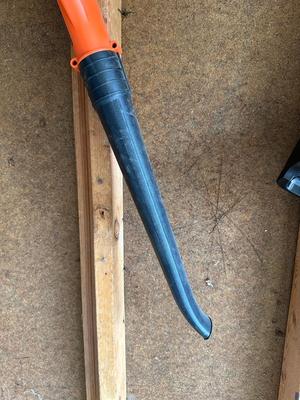 BLACK & DECKER BLOWER AND WEED WACKER WITH 40v LITHIUM BATTERY AND CHARGER