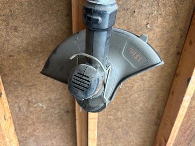 BLACK & DECKER BLOWER AND WEED WACKER WITH 40v LITHIUM BATTERY AND CHARGER