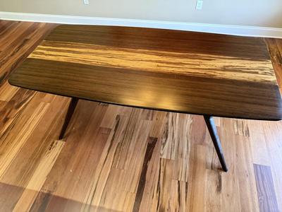 Mobilia Azara Dining Table