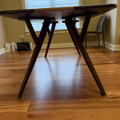 Mobilia Azara Dining Table