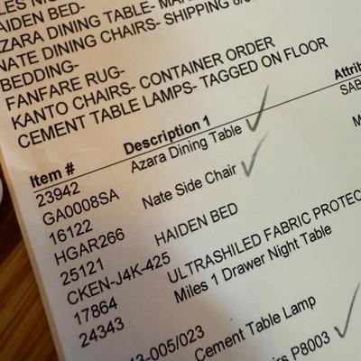 Mobilia Azara Dining Table