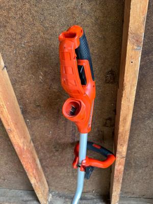 GRASSHOG WEED WACKER, EXTENSION CORD AND LOPPING SHEARS