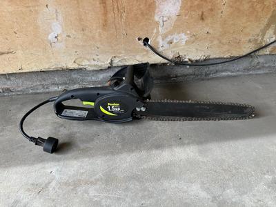 POULAN 1.5HP 14” ELECTRIC CHAINSAW WITH EXTENSION CORD