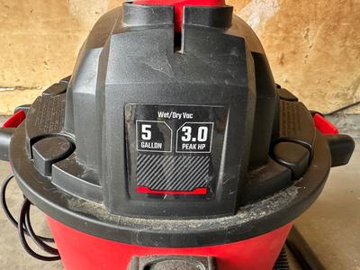 CRAFTMAN 5 GALLON WET/DRY VAC