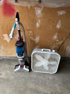 SHARK STAIN STRIKER CARPET XPERT SHAMPOOER AND BOX FAN