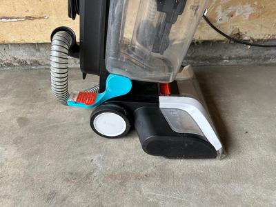 SHARK STAIN STRIKER CARPET XPERT SHAMPOOER AND BOX FAN