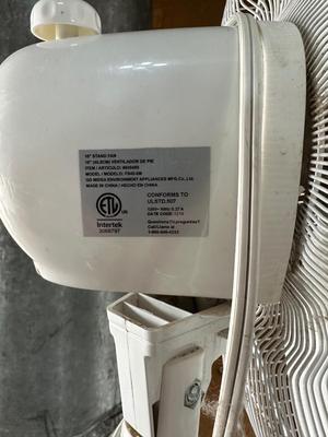 PELONIS OSCILLATING 16” STAND FAN AND BOX FAN
