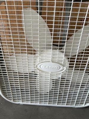 SHINIC TWIN WINDOW FAN AND BOX FAN