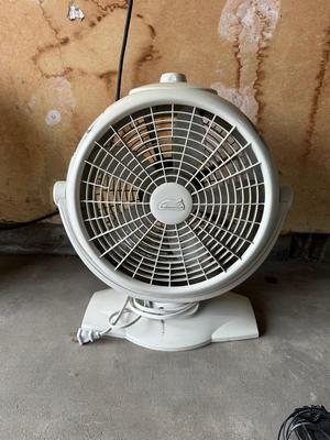 LAKEWOOD 12” AIR 360 FAN, HEATER FAN AND DIRT DEVIL HAND HELD VACUUM