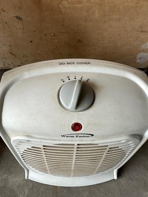LAKEWOOD 12” AIR 360 FAN, HEATER FAN AND DIRT DEVIL HAND HELD VACUUM