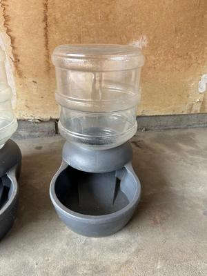 PET GRAVITY WATER DISPENSARY