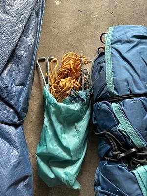 TENT WITH CARRYING BAG