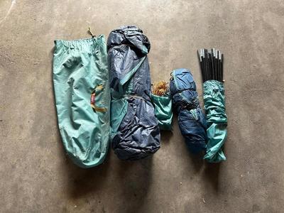 TENT WITH CARRYING BAG