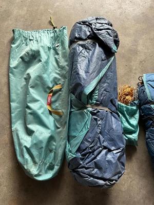 TENT WITH CARRYING BAG