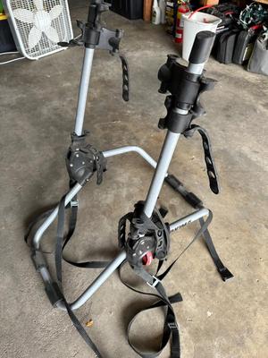 YAKIMA TRUCK MOUNT BICYCLE RACK AND WATER BOTTLE