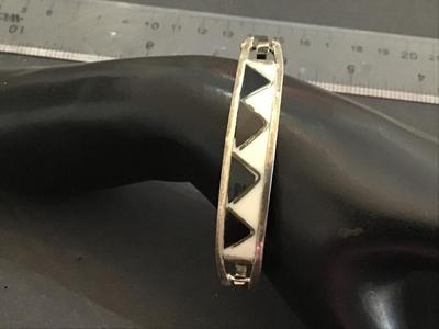 Alpaca Mexico Inlay Hinged Bracelet