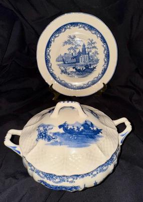 Blue & White Lidded Tureen with Underplate