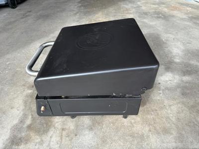 BLACKSTONE CULINARY 17” TABLETOP PROPANE GRIDDLE WITH HOOD