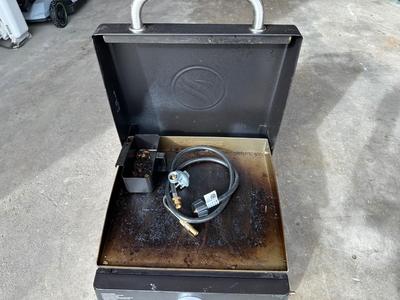 BLACKSTONE CULINARY 17” TABLETOP PROPANE GRIDDLE WITH HOOD