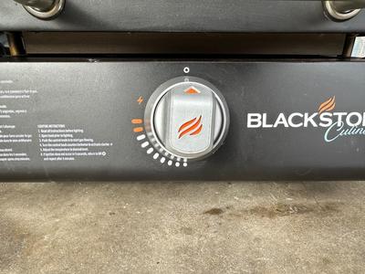 BLACKSTONE CULINARY 17” TABLETOP PROPANE GRIDDLE WITH HOOD