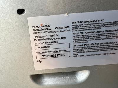 BLACKSTONE CULINARY 17” TABLETOP PROPANE GRIDDLE WITH HOOD